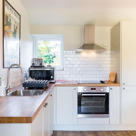 Charming Cottage Surrounded By Idyllic Garden In Peaceful Location In Central Charlbury Dış mekan fotoğraf