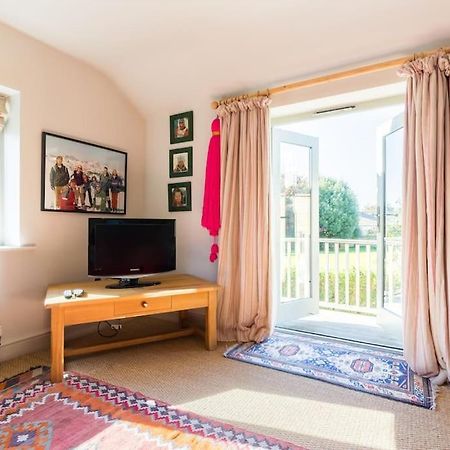 Charming Cottage Surrounded By Idyllic Garden In Peaceful Location In Central Charlbury Dış mekan fotoğraf