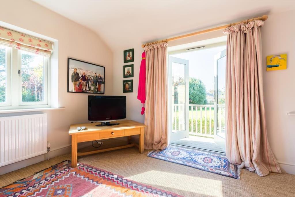 Charming Cottage Surrounded By Idyllic Garden In Peaceful Location In Central Charlbury Dış mekan fotoğraf