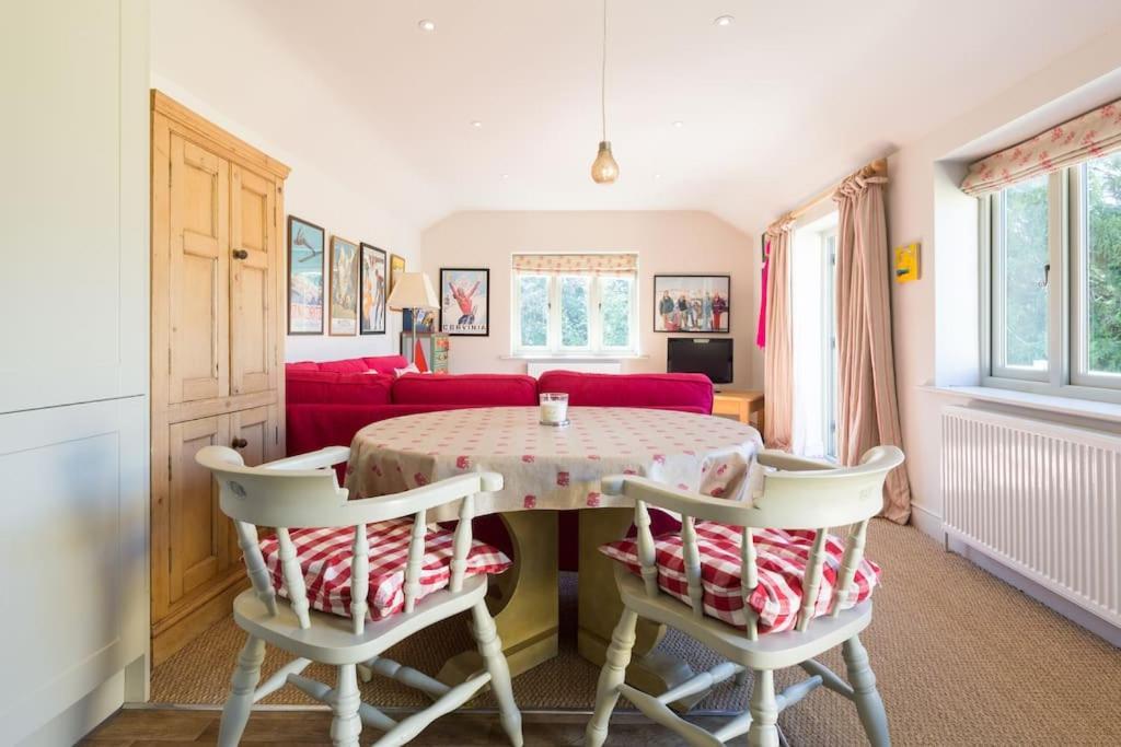 Charming Cottage Surrounded By Idyllic Garden In Peaceful Location In Central Charlbury Dış mekan fotoğraf