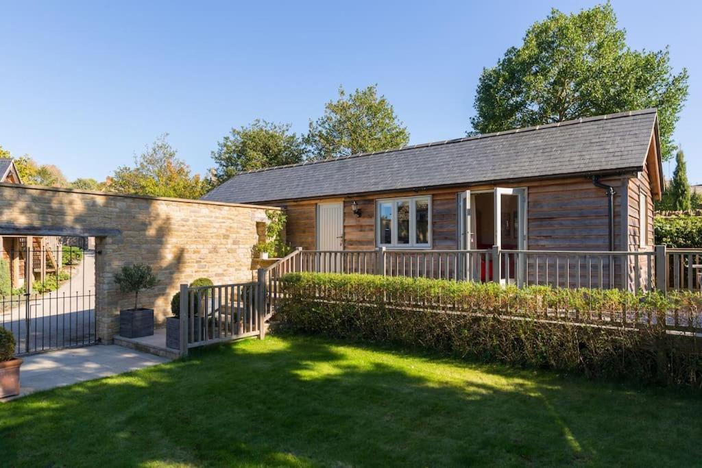 Charming Cottage Surrounded By Idyllic Garden In Peaceful Location In Central Charlbury Dış mekan fotoğraf